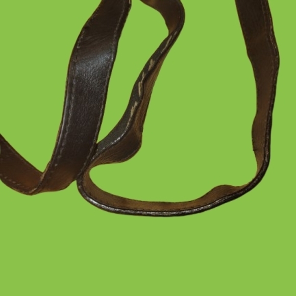 Gucci Classic Black Leather Shoulder Bag - Picture 9 of 10